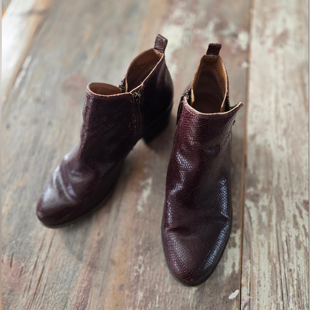 Elegant Lucky Brand Brown Ankle Boots